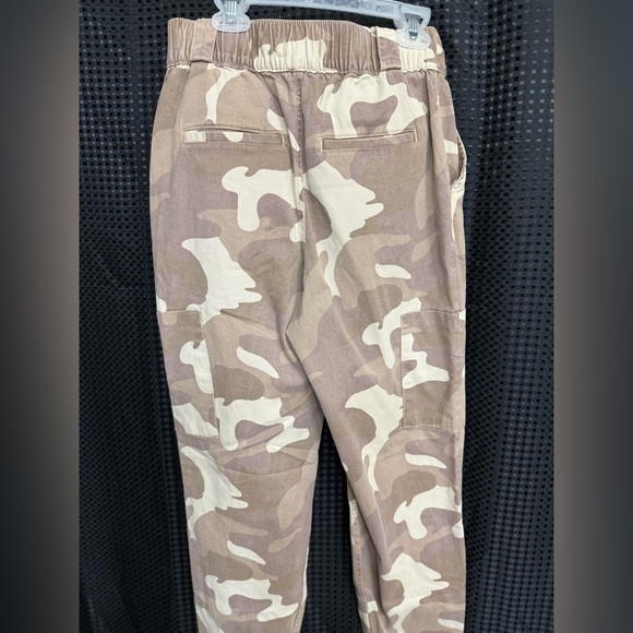 Hollister Women's Camouflage Cargo Jeans - Picture 5 of 5